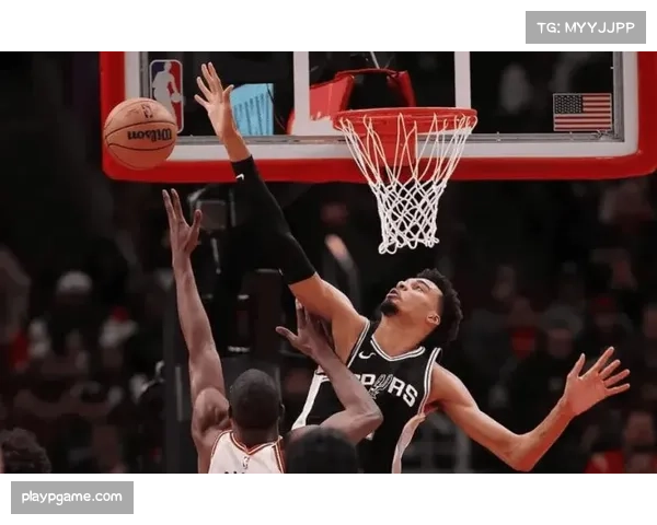 文班亚马防守端五记盖帽 马刺护筐体系支撑逆转基础